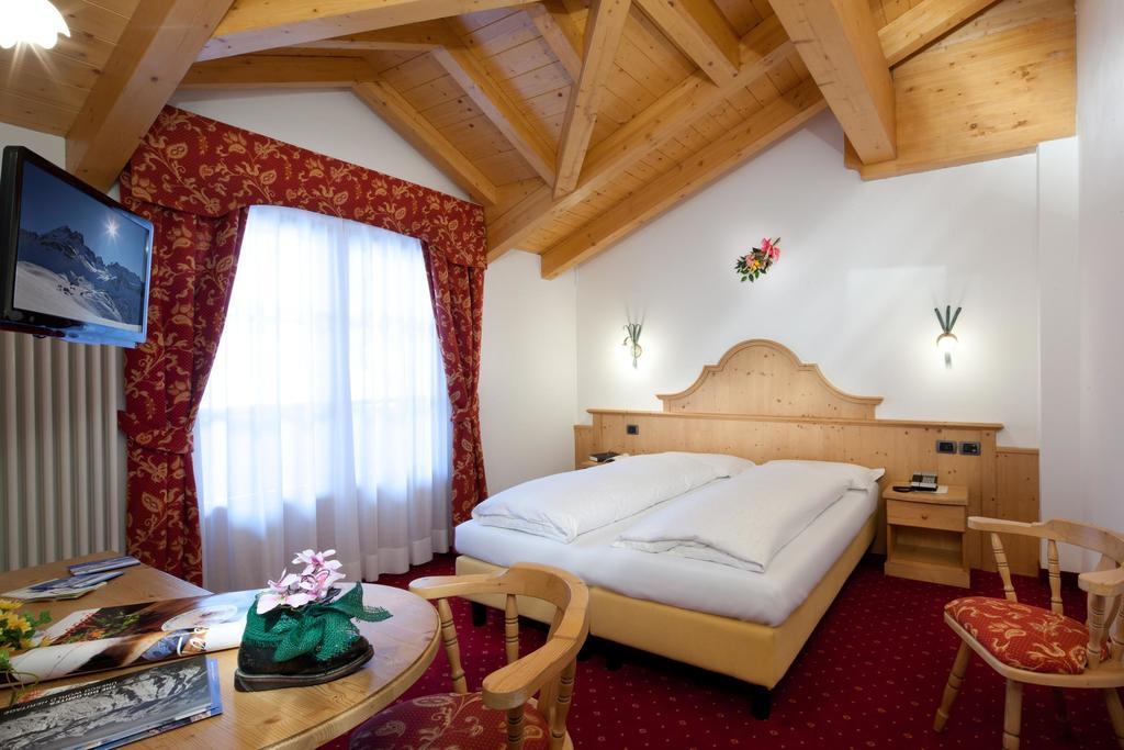 Hotel Garni Laura Арабба Стая снимка