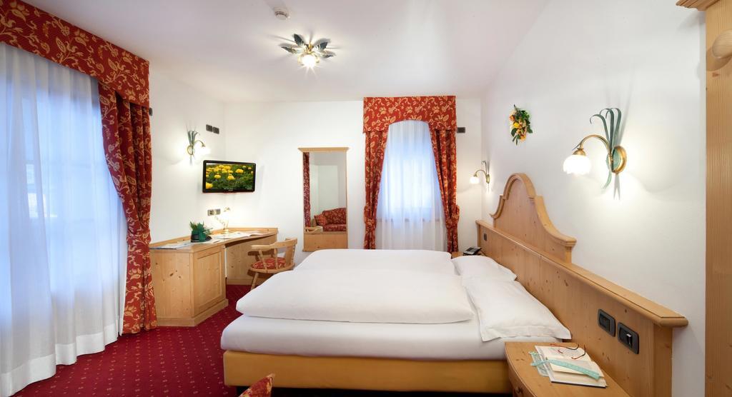 Hotel Garni Laura Арабба Стая снимка