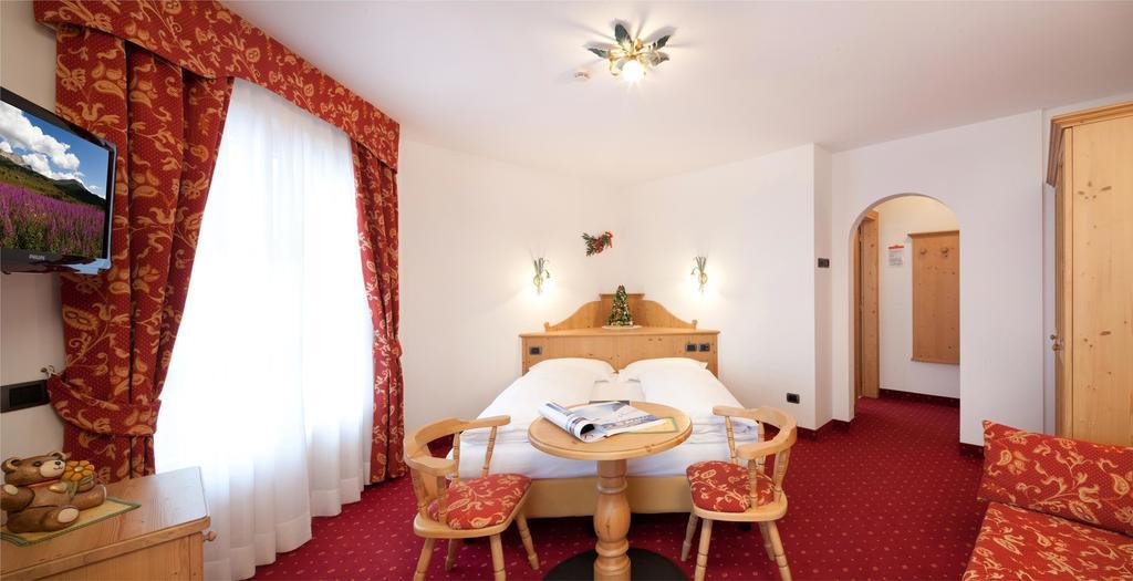 Hotel Garni Laura Арабба Стая снимка
