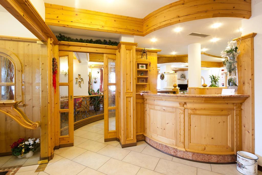 Hotel Garni Laura Арабба Екстериор снимка