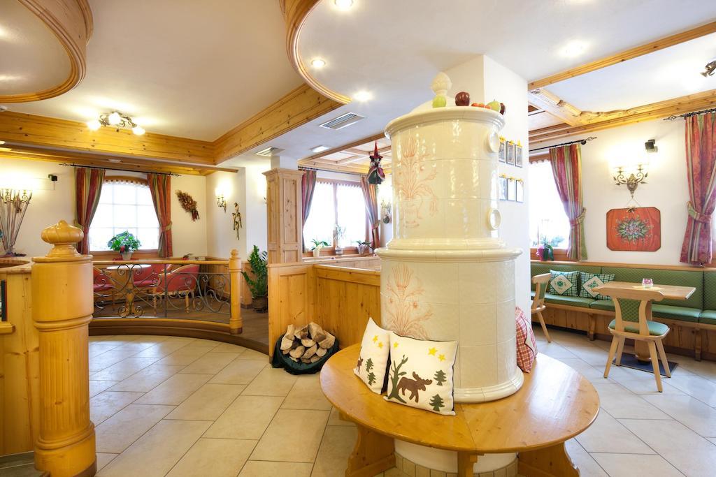Hotel Garni Laura Арабба Екстериор снимка